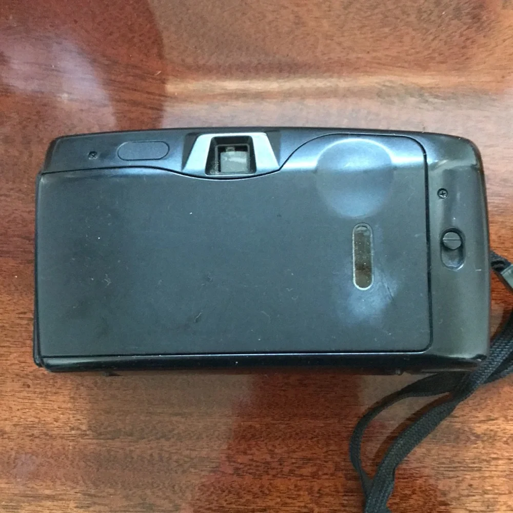 Black Film Photography Camera with Built-in Flash PS45s Vivitar